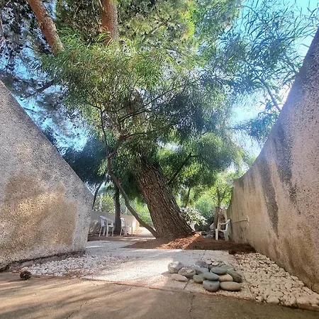Tatil Evi Fronte Su Tre Piani Con Giardino *
